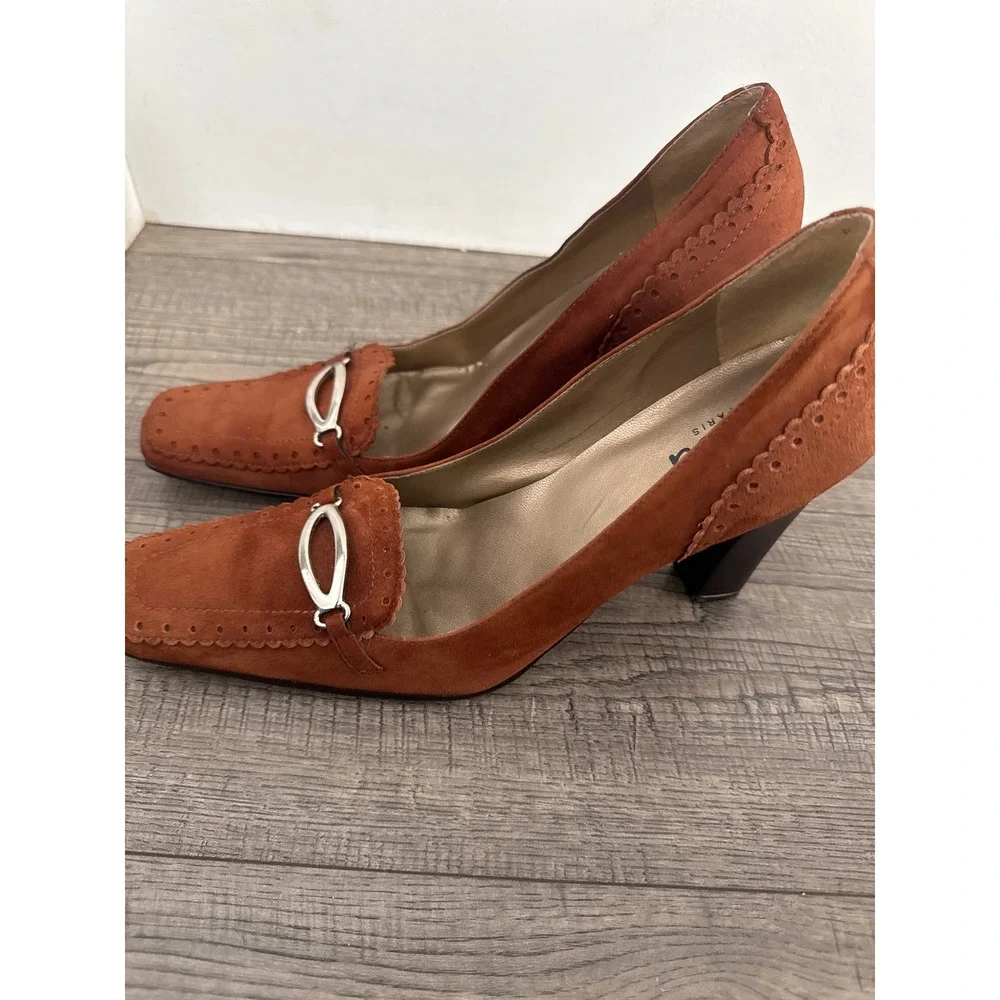 BCBG Paris Brown Suede Loafer Pumps Square Toe Silver Hardware Brogue Heels 8B